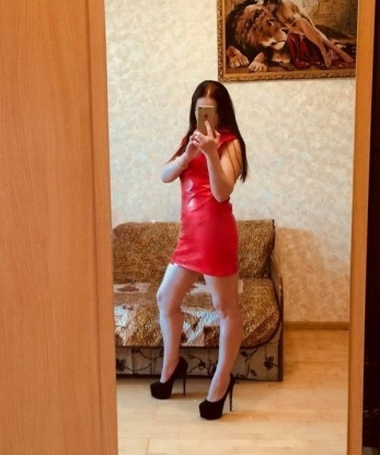 Живу в самом сердце столицы, где мои услуги преображают вечерние прогулки и мероприятия в незабываемые приключения. 🌟
Я горжусь своими возможностями и всегда готова исполнить твои самые сокровенные желания. Мои нежные прикосновения и эксклюзивные техники доставят тебе необыкновенное наслаждение. 💋
Отзывы моих довольных клиентов говорят сами за себя: Анжела
